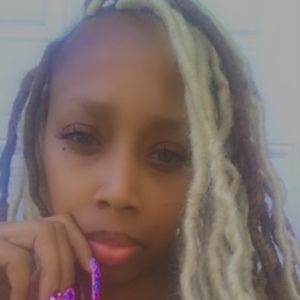 Meet your Posher, Felicia